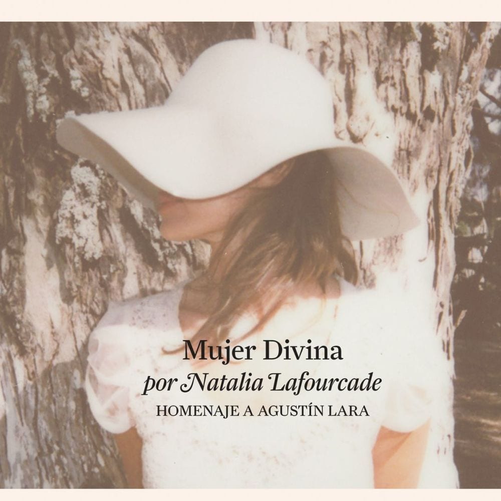 Mujer divina: Homenaje a Agustín Lara cover