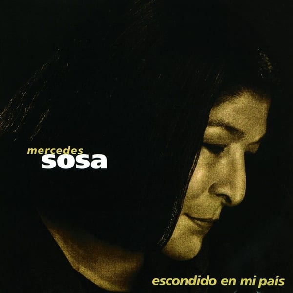 Escondido en mi país cover