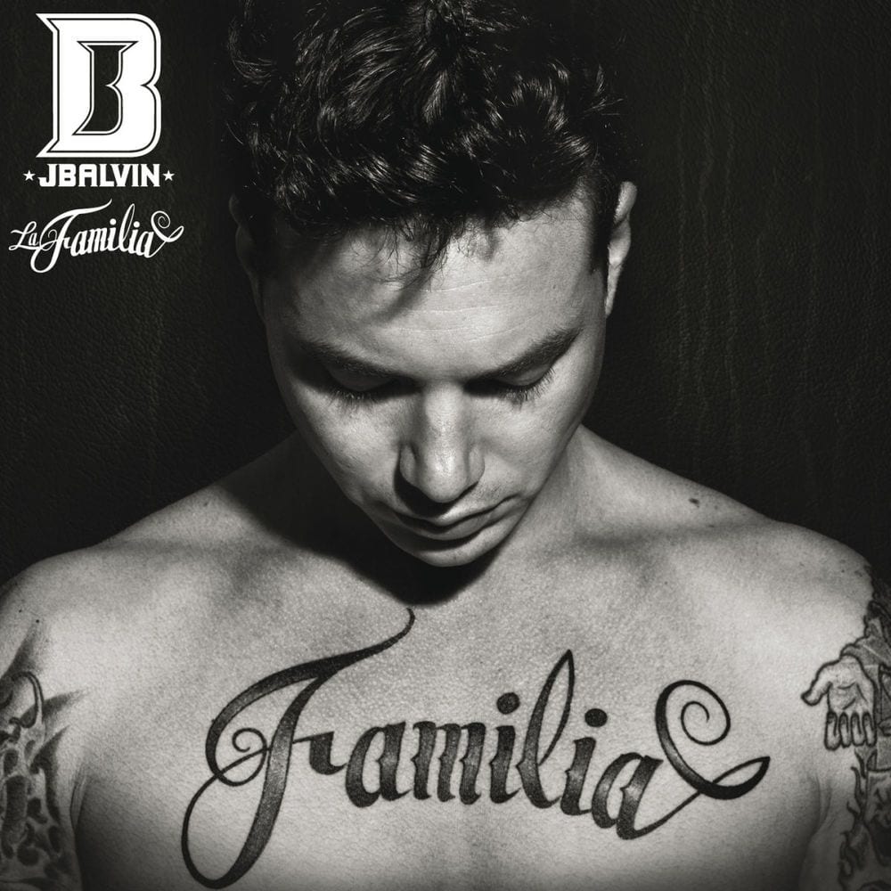 La familia cover