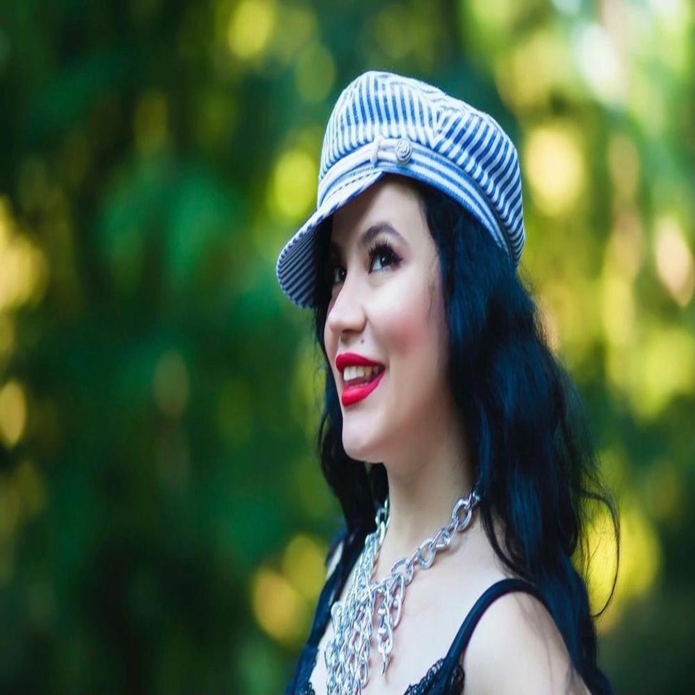 Gamzende Uyut Beni (Eski Version) cover