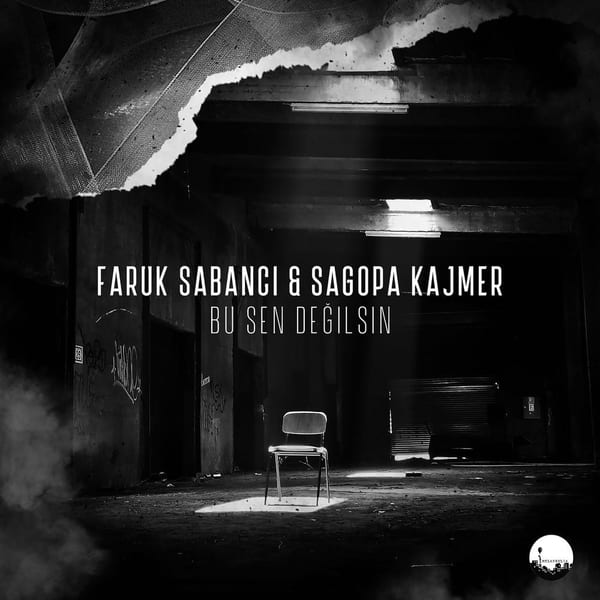 Bu Sen Değilsin album cover