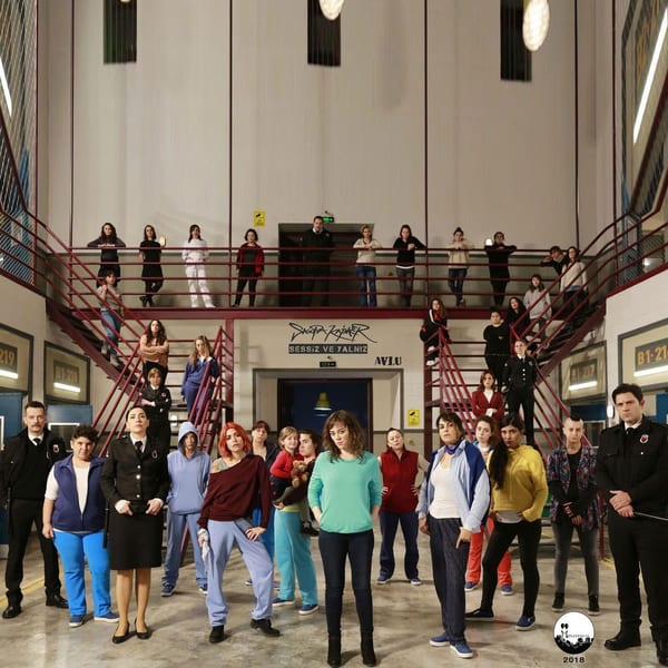 Sessiz Ve Yalnız album cover