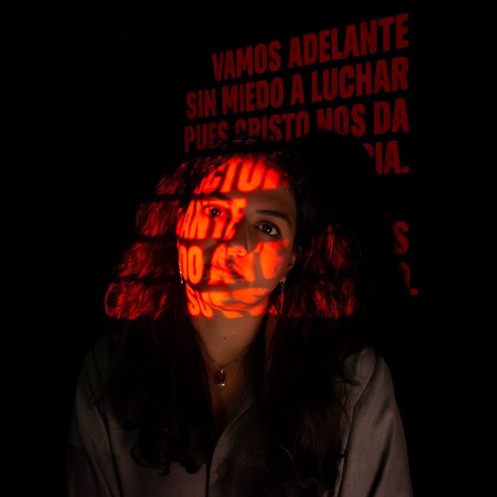 Adelante cover