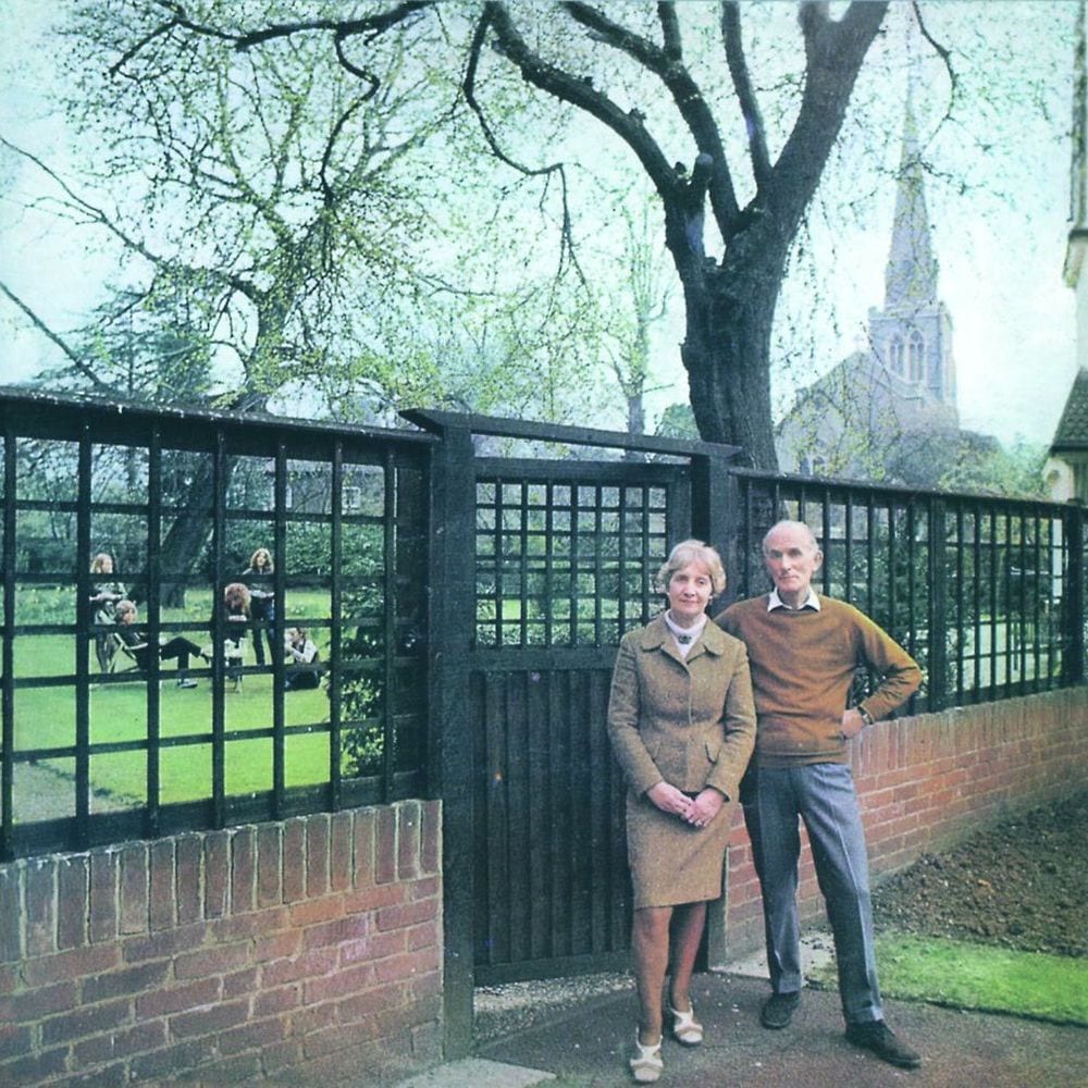 Unhalfbricking cover