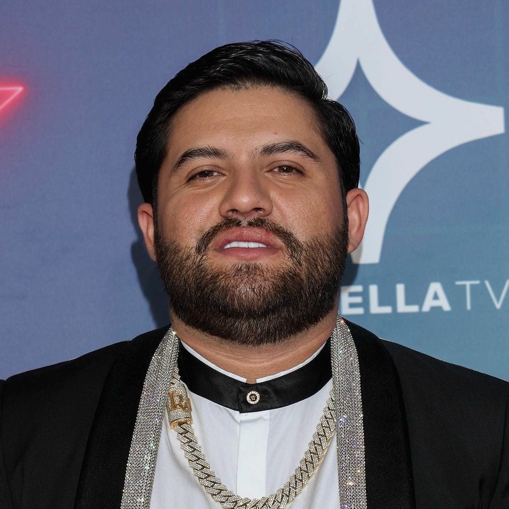 Luis R Conriquez