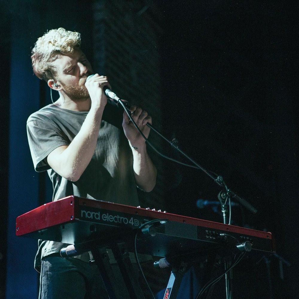 Andrew Belle