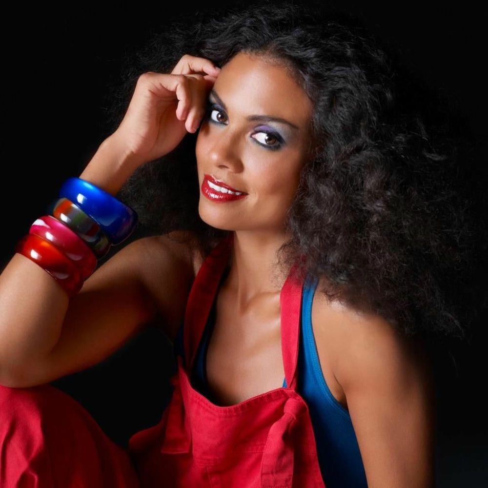 Amel Larrieux