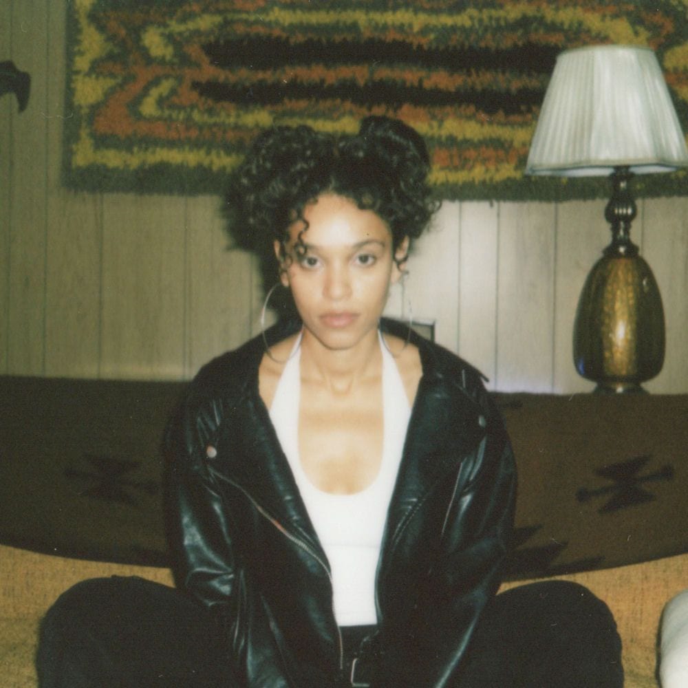 Izzy Bizu